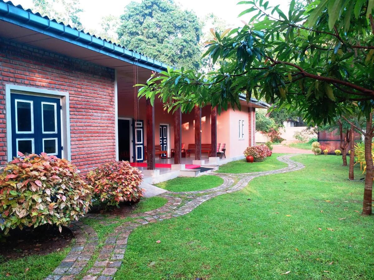 Hotel Honey Tree Polonnaruwa Exterior foto